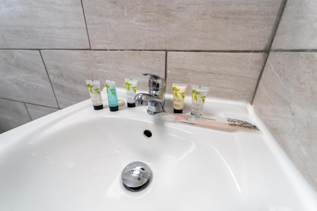 Staysa Equipped Studios Near Qe And Uob In Guesthouse Close To The City! Бирмингем Номер фото