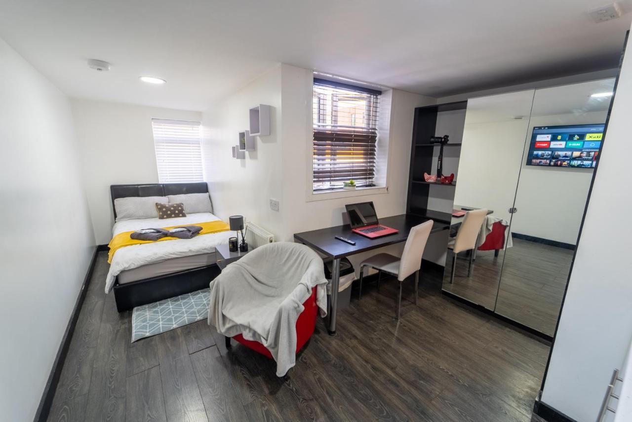 Staysa Equipped Studios Near Qe And Uob In Guesthouse Close To The City! Бирмингем Номер фото