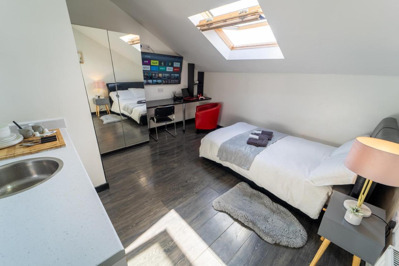 Staysa Equipped Studios Near Qe And Uob In Guesthouse Close To The City! Бирмингем Номер фото