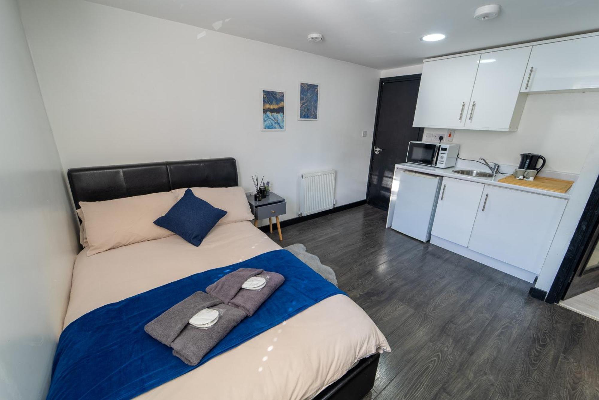 Staysa Equipped Studios Near Qe And Uob In Guesthouse Close To The City! Бирмингем Номер фото