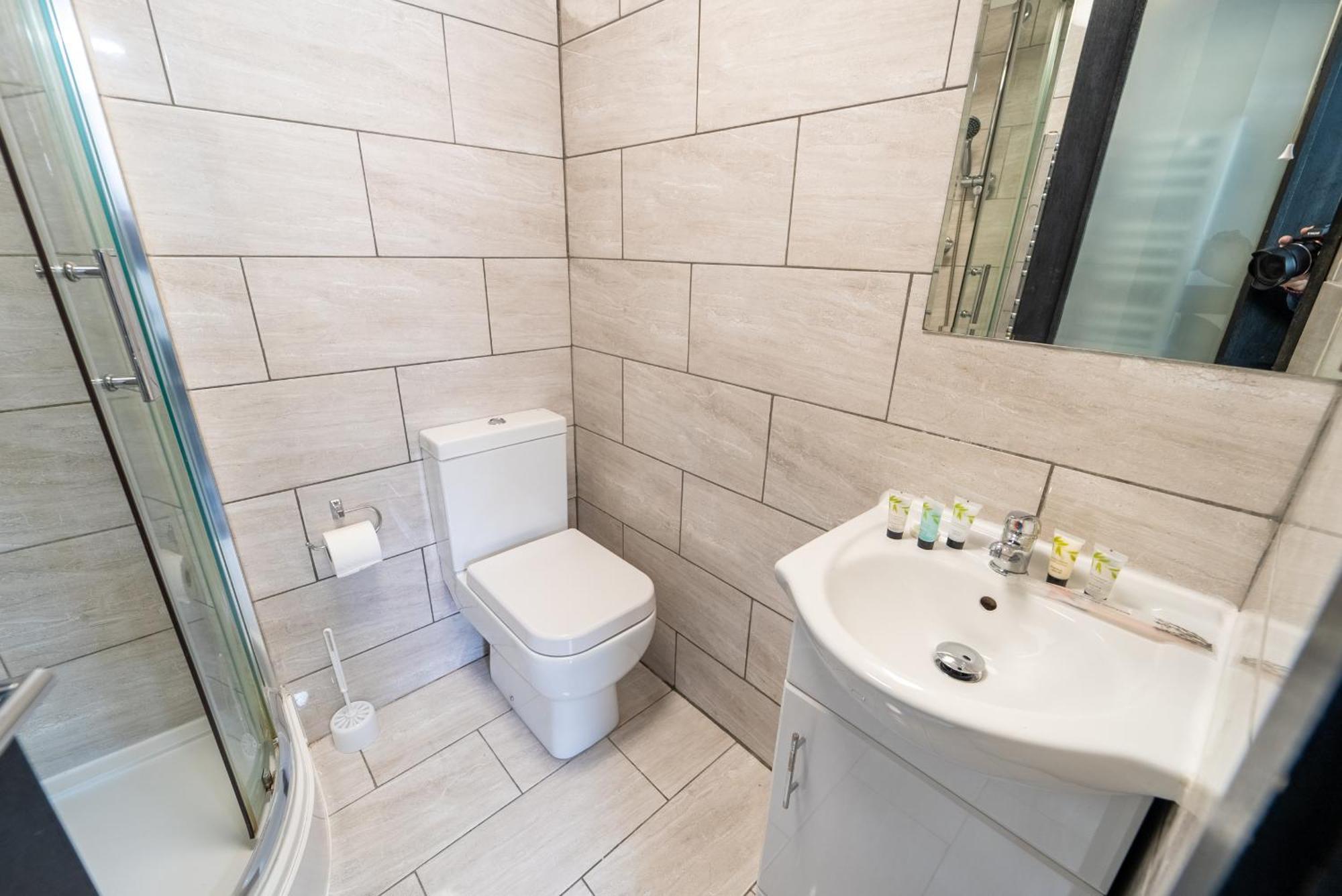 Staysa Equipped Studios Near Qe And Uob In Guesthouse Close To The City! Бирмингем Номер фото