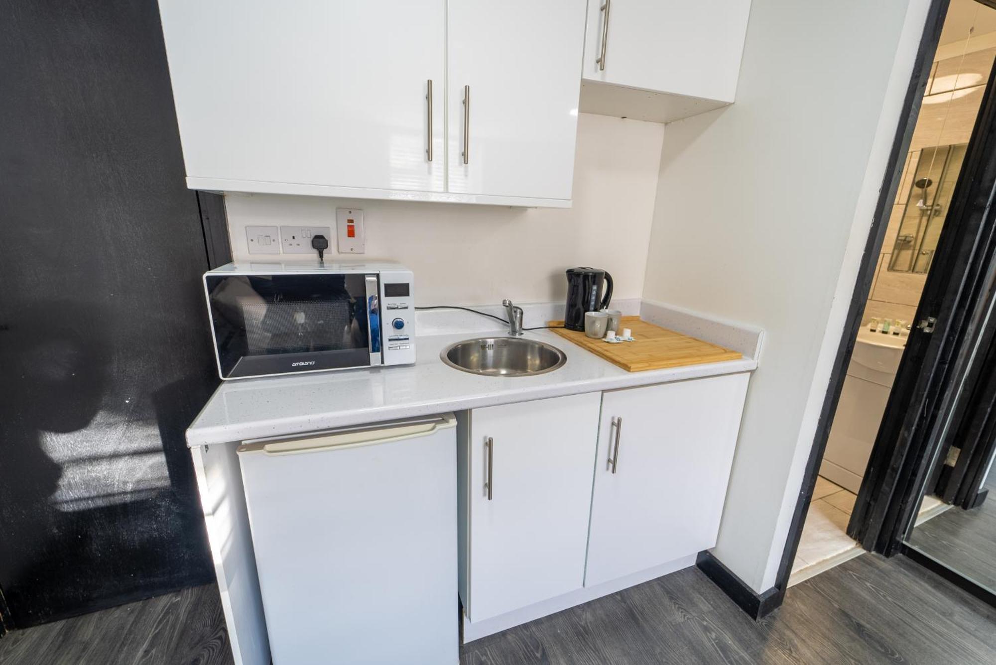 Staysa Equipped Studios Near Qe And Uob In Guesthouse Close To The City! Бирмингем Номер фото