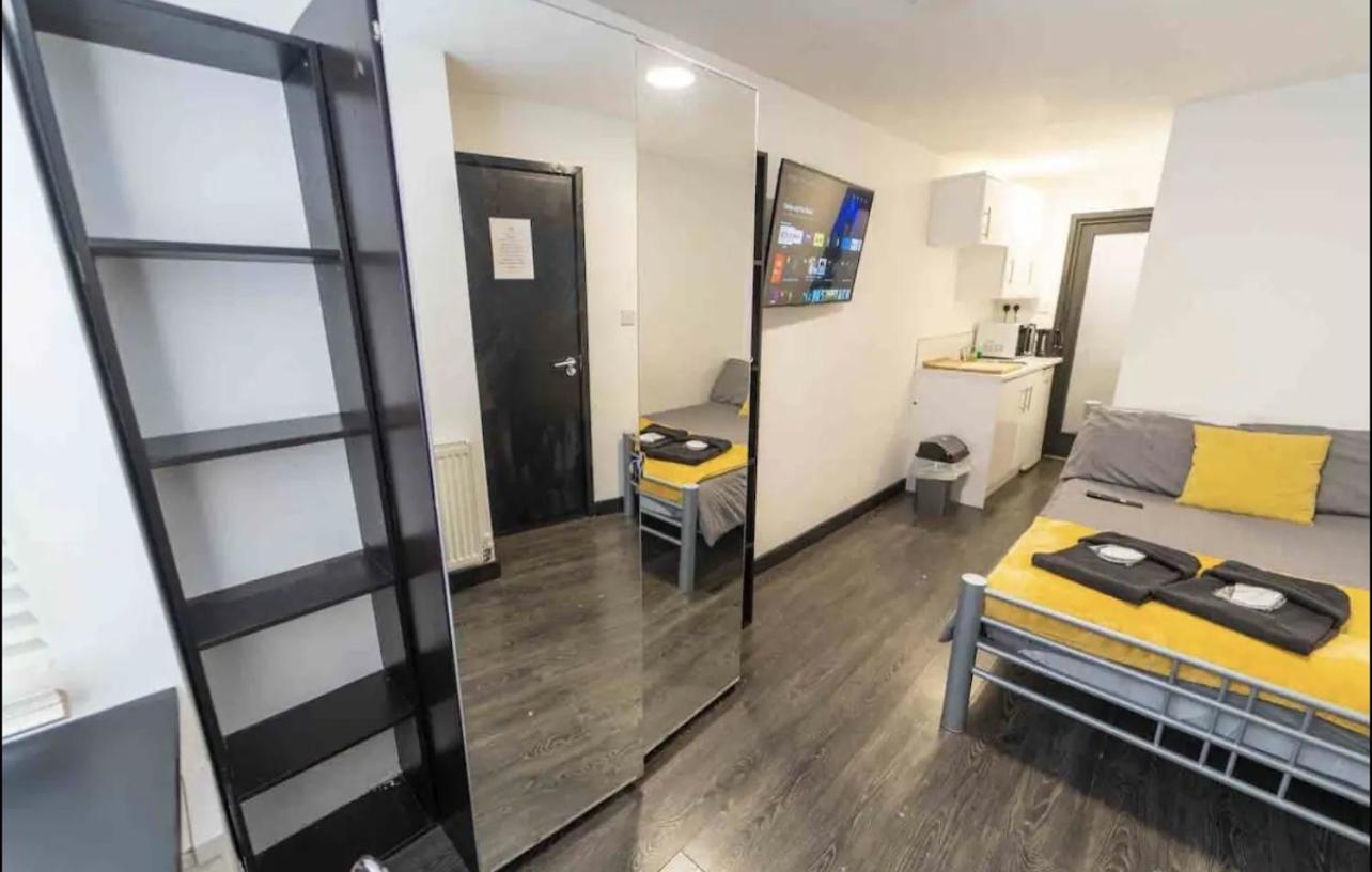 Staysa Equipped Studios Near Qe And Uob In Guesthouse Close To The City! Бирмингем Экстерьер фото