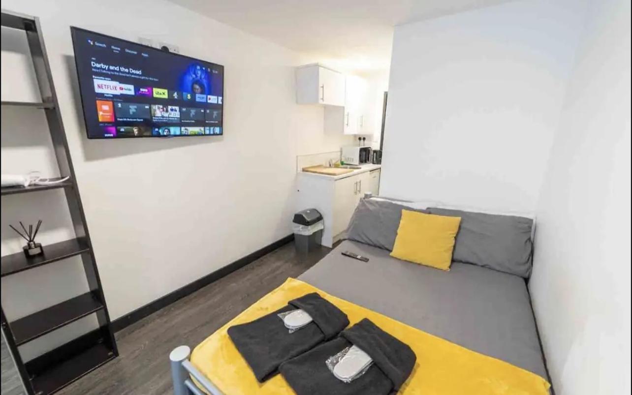 Staysa Equipped Studios Near Qe And Uob In Guesthouse Close To The City! Бирмингем Экстерьер фото